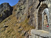 29 Madonnina con vista verso il mitico canalino